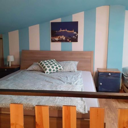 Apartament na Rynku Checiny  Bagian luar foto