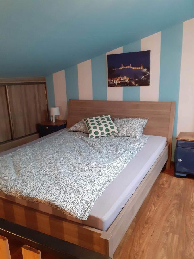 Apartament na Rynku Checiny  Bagian luar foto