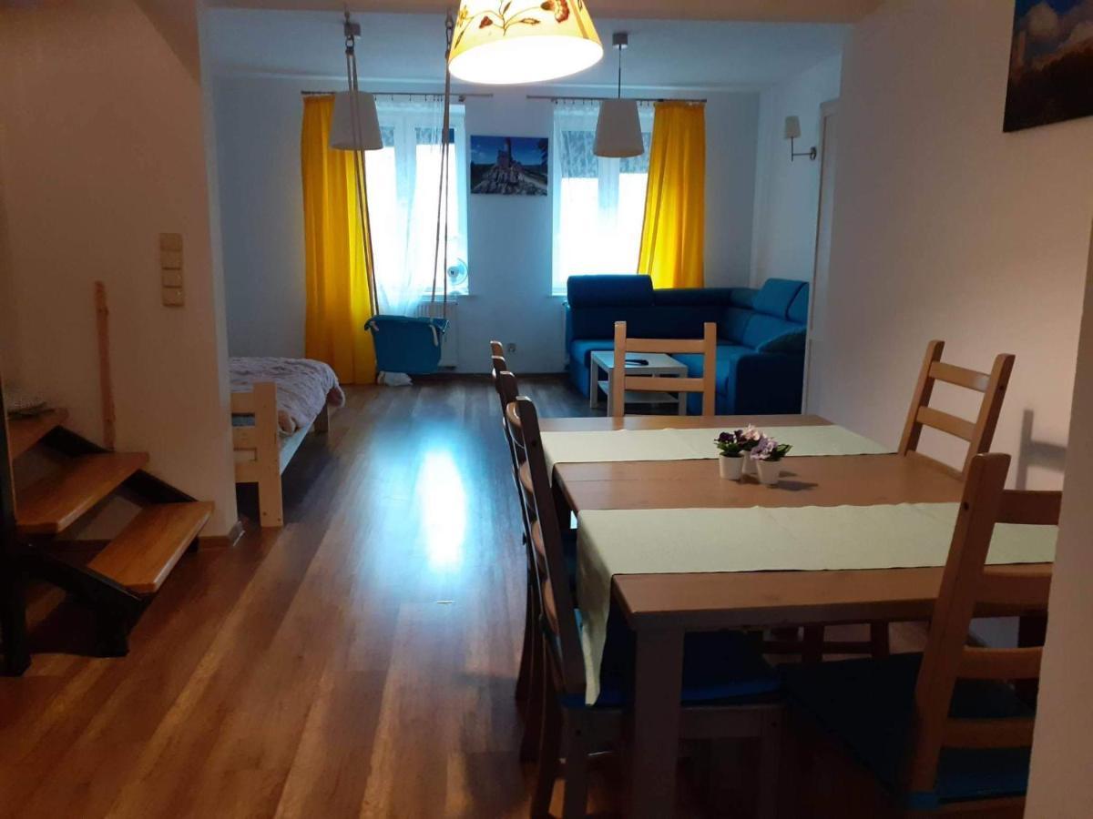 Apartament na Rynku Checiny  Bagian luar foto