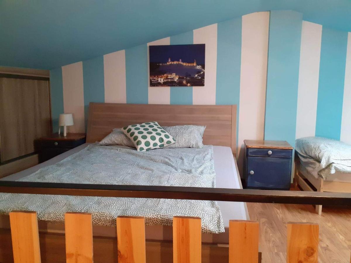Apartament na Rynku Checiny  Bagian luar foto