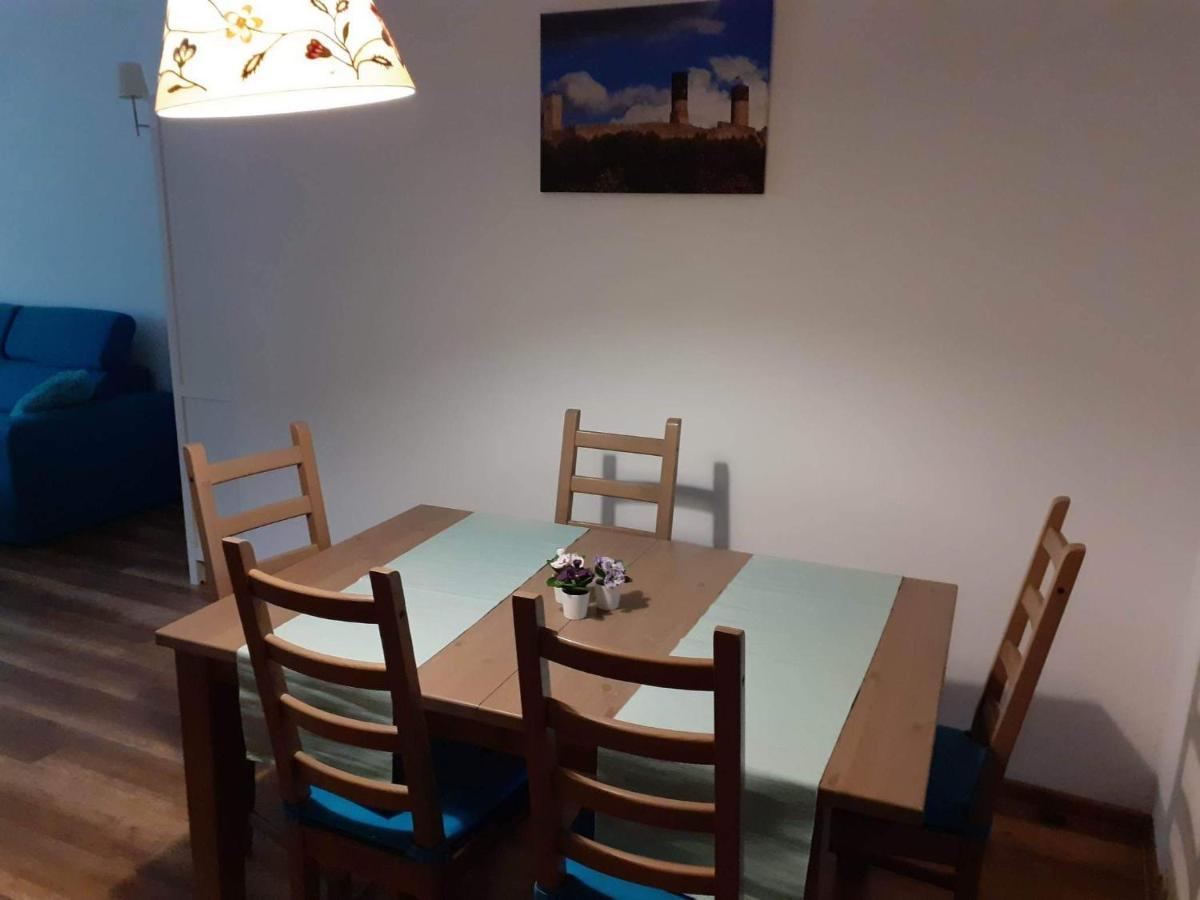 Apartament na Rynku Checiny  Bagian luar foto
