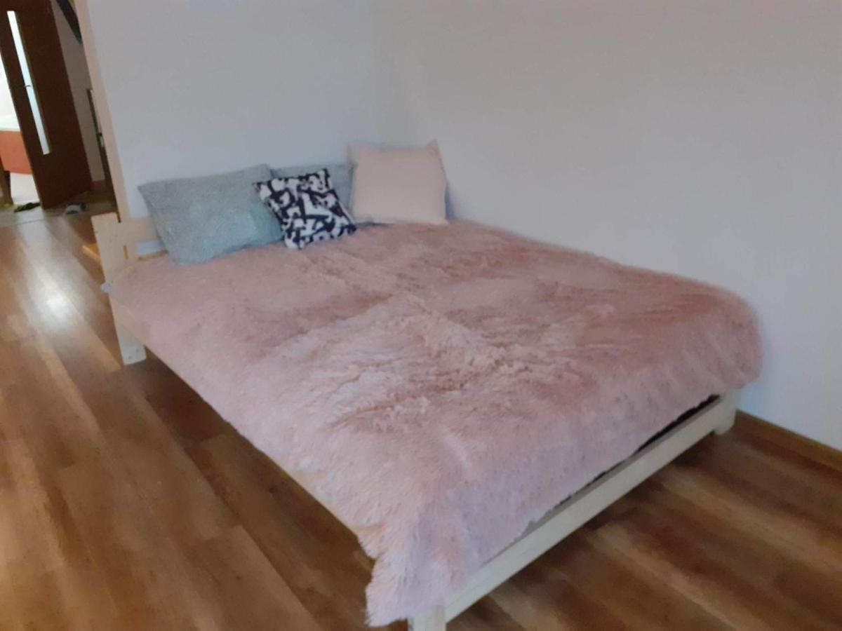 Apartament na Rynku Checiny  Bagian luar foto
